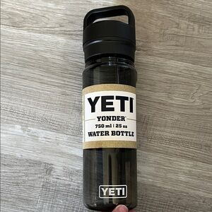 YETI Black Yonder Water Bottle 25 oz